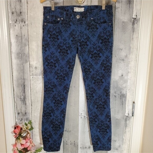 Free People brocade flocked skinny ankle jeans 26 - Picture 2 of 8